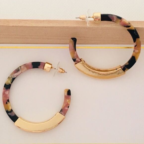 Dark Blue with Multicolored Accent Acrylic and Gold Tone Hoop Earrings NWT - Picture 3 of 5